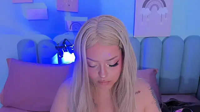 curvy rousi online show from November 5, 2025, 11:43 am