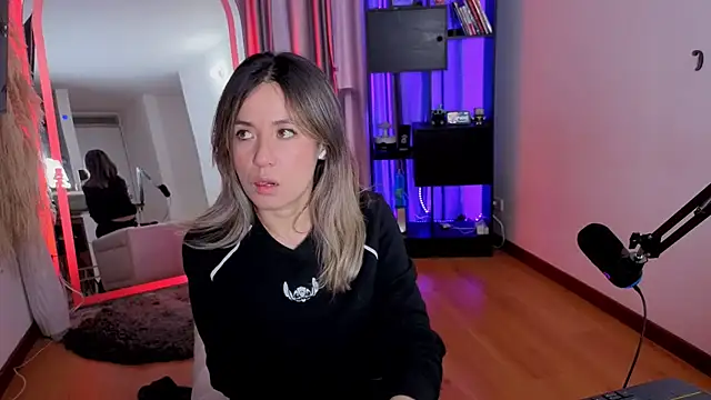 sexfire lalita online show from April 4, 2026, 9:23 pm