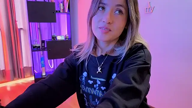 sexfire lalita online show from April 6, 2026, 4:52 pm