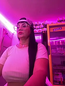 Snapshot of Hot_beauty__ chatting on February 19, 2026, 3:13 am Hot beauty online show from February 19, 2026, 3:13 am