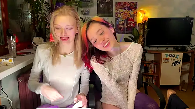 Evvie Summn1 online show from February 11, 2025, 8:20 pm