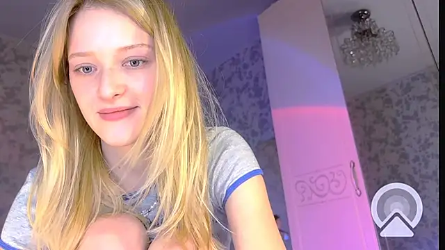 Evvie Summn1 online show from March 9, 2025, 6:21 pm