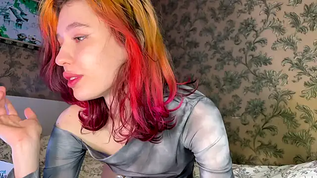 Evvie Summn1 online show from March 10, 2025, 4:46 pm