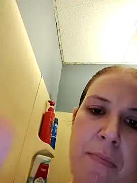 023Longandjuicy online show from January 8, 2026, 4:15 am