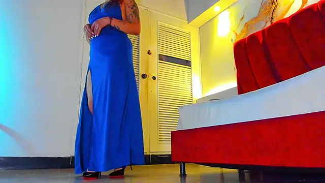 MAISE HILL1 online show from October 17, 2025, 1:25 pm