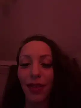 Chiara0102 online show from April 27, 2026, 9:35 pm