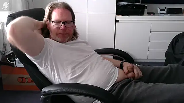 VSteph online show from April 12, 2026, 2:11 pm