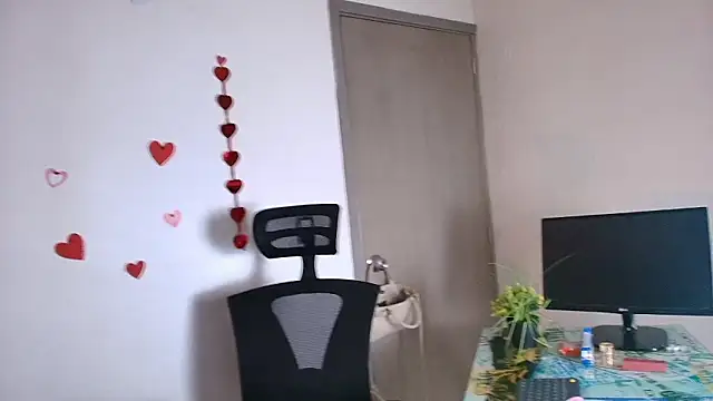 Zuzana21 online show from February 13, 2026, 1:29 pm