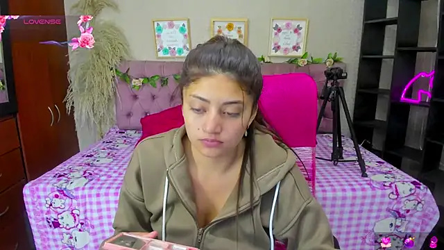 Lia Keen online show from September 25, 2025, 1:04 pm