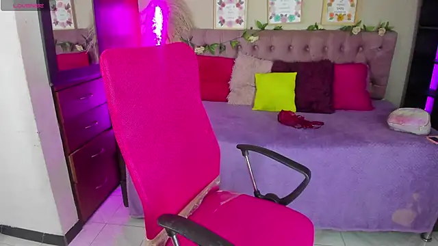 Lia Keen online show from October 29, 2025, 7:48 pm