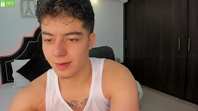 MaxxiCruz online show from March 6, 2025, 1:37 am