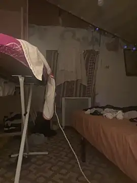 Yasmine47 online show from September 30, 2025, 3:33 am