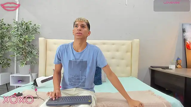 kieran derek online show from March 20, 2025, 3:23 am