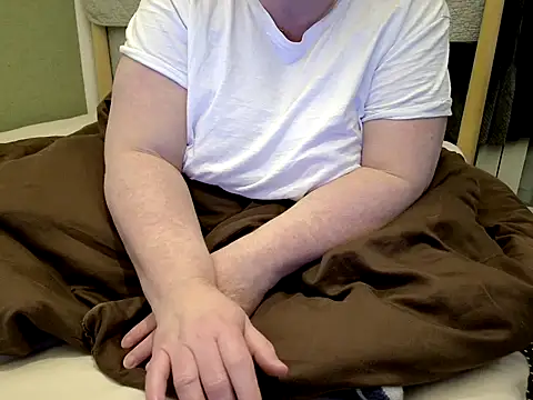 MarthaBriest online show from April 12, 2026, 4:39 am