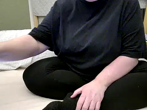 MarthaBriest online show from April 17, 2026, 2:14 am