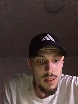 denz9209 online show from March 22, 2025, 4:24 am