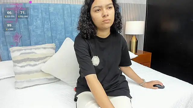 pretty sunlight  online show from November 8, 2025, 1:28 am