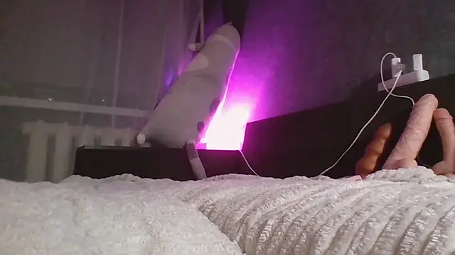 Hungry  Puppy online show from September 13, 2025, 5:46 pm