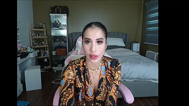 aya saki online show from February 4, 2025, 7:29 am