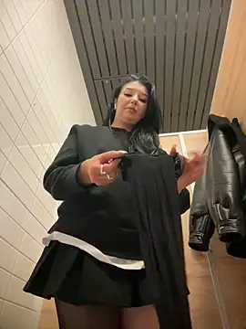 Tisha Busty online show from September 28, 2025, 1:38 pm