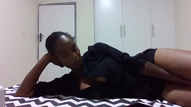 sweets 80 online show from December 13, 2025, 7:53 pm