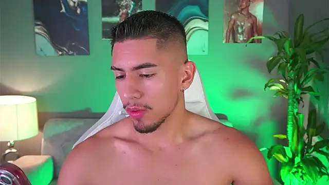 Aaronfox x online show from January 29, 2025, 12:22 am