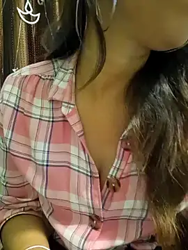 Snapshot of MIss-Naina chatting on December 20, 2024, 6:50 am MIss-Naina online show from December 20, 2024, 6:50 am