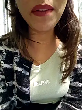 Snapshot of MIss-Naina chatting on January 4, 2025, 10:16 am MIss-Naina online show from January 4, 2025, 10:16 am