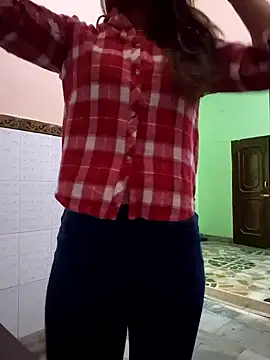 Snapshot of MIss-Naina chatting on January 7, 2025, 2:42 am MIss-Naina online show from January 7, 2025, 2:42 am