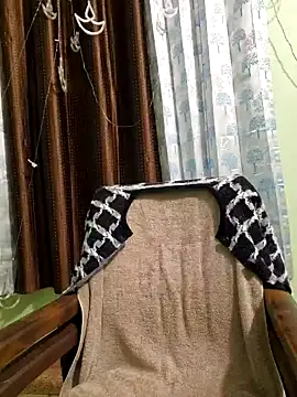 Snapshot of MIss-Naina chatting on January 17, 2025, 2:18 am MIss-Naina online show from January 17, 2025, 2:18 am