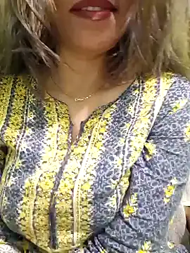 Snapshot of MIss-Naina chatting on February 2, 2025, 8:46 am MIss-Naina online show from February 2, 2025, 8:46 am