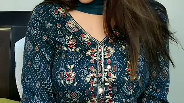 Snapshot of MIss-Naina chatting on October 1, 2025, 8:20 am MIss-Naina online show from October 1, 2025, 8:20 am