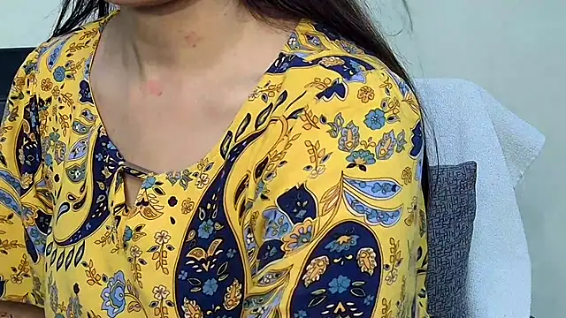 Snapshot of MIss-Naina chatting on October 9, 2025, 8:23 am MIss-Naina online show from October 9, 2025, 8:23 am