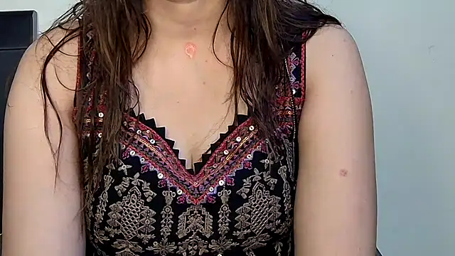 Snapshot of MIss-Naina chatting on November 1, 2025, 8:05 am MIss-Naina online show from November 1, 2025, 8:05 am