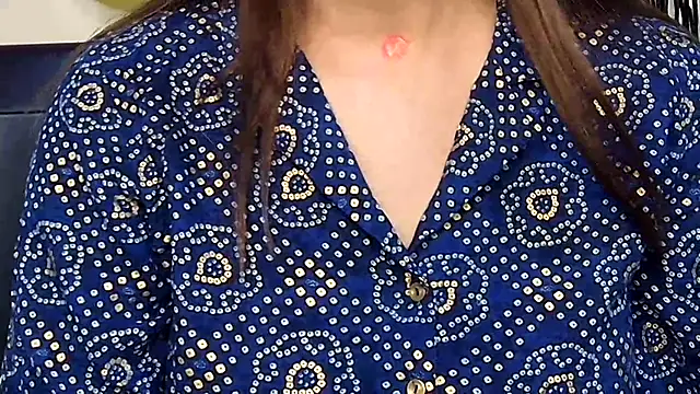 Snapshot of MIss-Naina chatting on November 4, 2025, 7:51 am MIss-Naina online show from November 4, 2025, 7:51 am