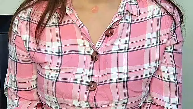 Snapshot of MIss-Naina chatting on November 21, 2025, 8:02 am MIss-Naina online show from November 21, 2025, 8:02 am