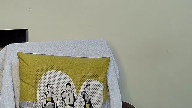 Snapshot of MIss-Naina chatting on November 26, 2025, 8:37 am MIss-Naina online show from November 26, 2025, 8:37 am