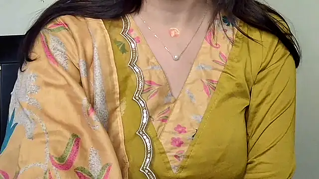 Snapshot of MIss-Naina chatting on November 27, 2025, 3:30 am MIss-Naina online show from November 27, 2025, 3:30 am