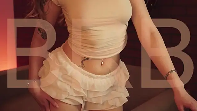 EllieCutes online show from December 19, 2025, 8:32 am