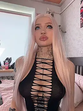madelinexx online show from June 9, 2026, 11:00 am