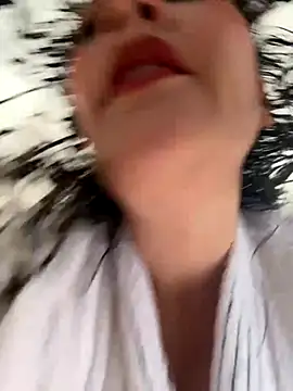 Elizabeth Dupont online show from September 13, 2025, 7:13 pm