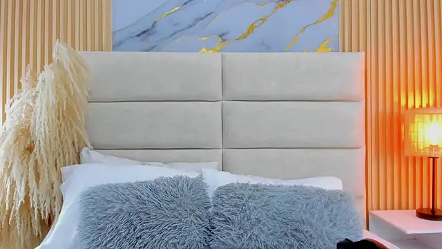 Jaslyn  Smith online show from March 24, 2026, 12:10 pm