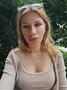 EvaRush online show from June 2, 2026, 9:33 am