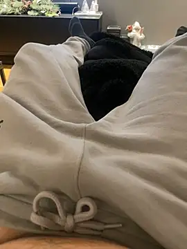 aleksergira online show from January 1, 2025, 7:43 pm