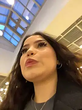 Chloe  Moon online show from December 4, 2024, 1:09 pm