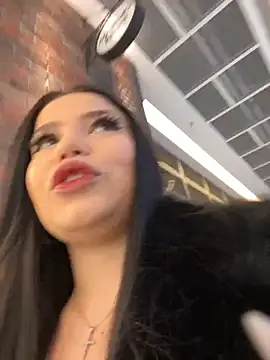 Chloe  Moon online show from January 5, 2025, 10:43 am