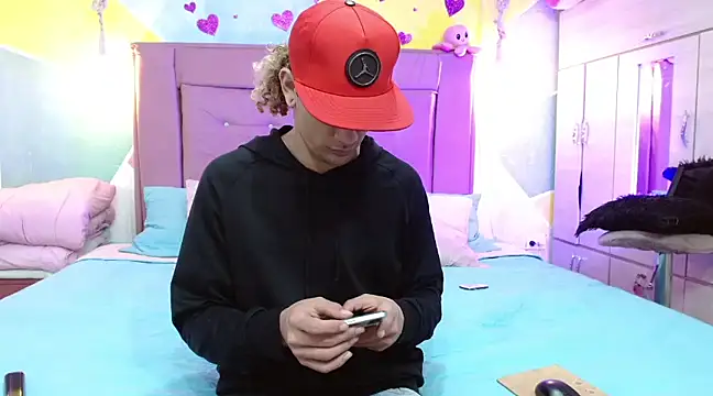 tylor boy online show from March 16, 2025, 4:20 am