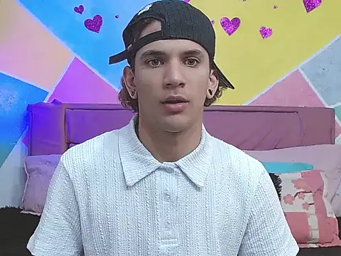 tylor boy online show from September 15, 2025, 2:33 am