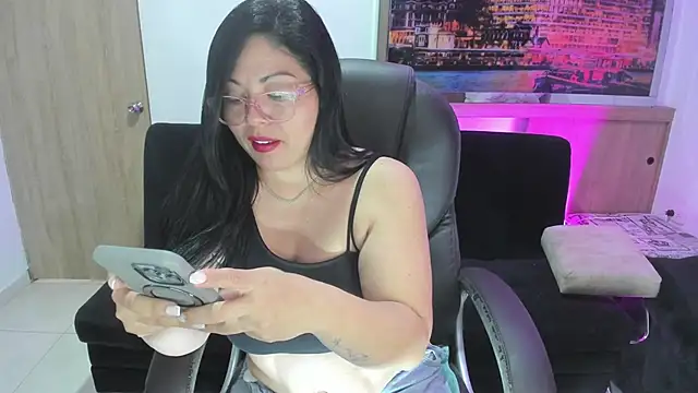 jessicarabbit 1 online show from November 7, 2025, 8:20 pm