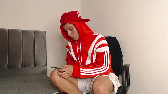 alex-lover online show from February 5, 2025, 4:59 am